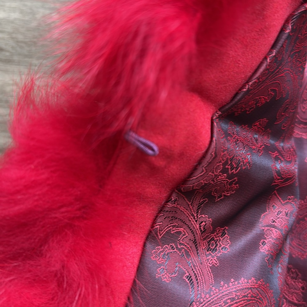 Red fur vest hook closures lined - Picture 6 of 7